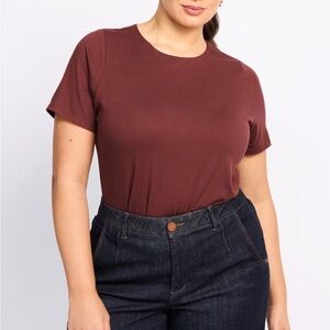 Chic Burgundy Short Sleeve Women's Tee